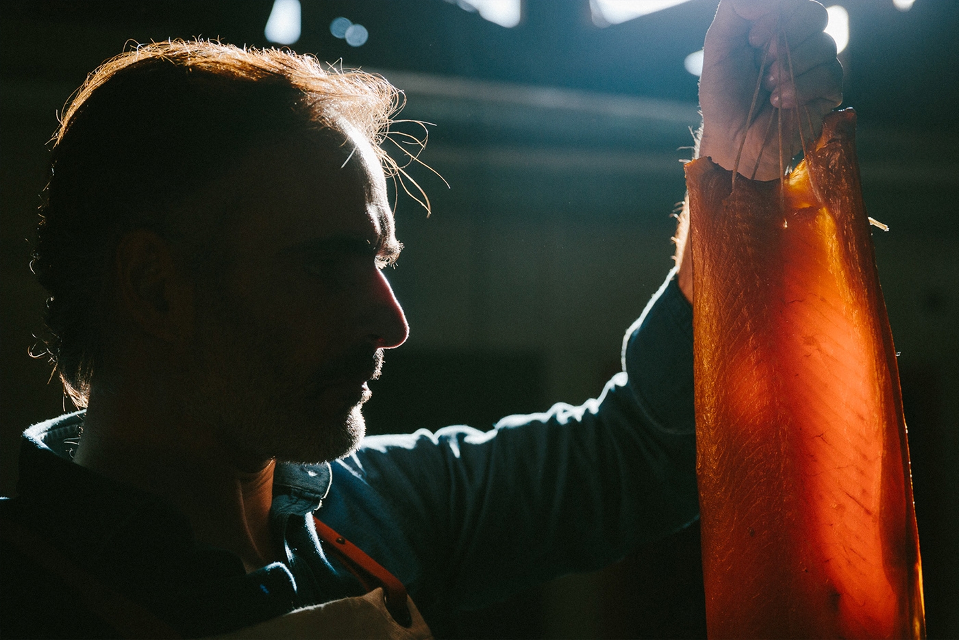 魚包裝設計-傳統(tǒng)熏鮭魚傳達了產(chǎn)品所揭示的遺產(chǎn)、傳統(tǒng)和精通