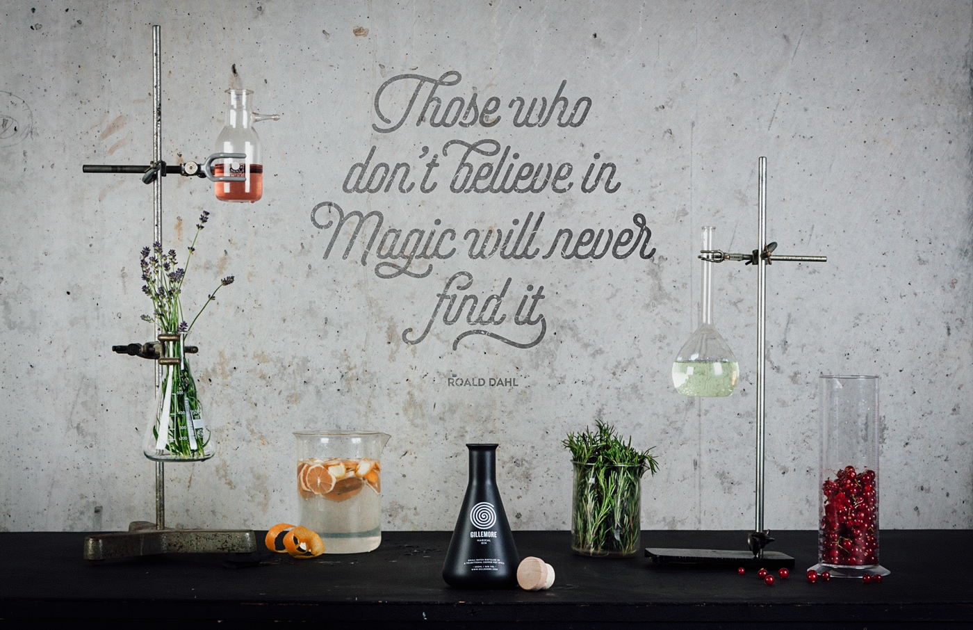 神奇松子酒瓶型包裝設(shè)計，全新視覺體驗