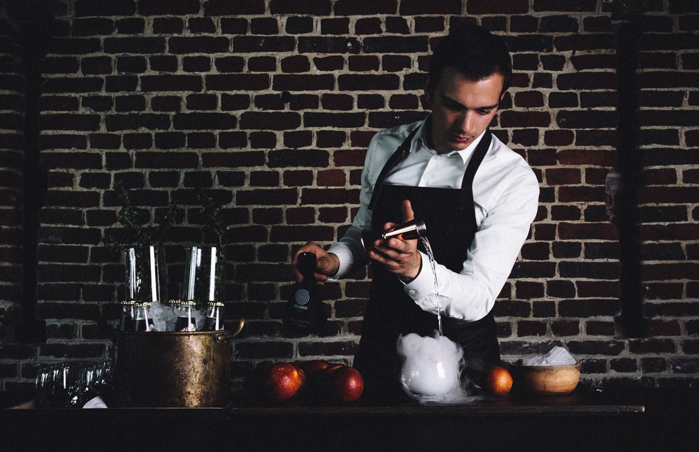 神奇松子酒瓶型包裝設(shè)計，全新視覺體驗